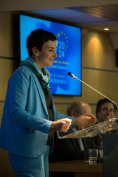 Foto de la presentación de los VI Cursos Europeos de Verano organizados por Fundación Diario de Navarra y Equipo Europa./