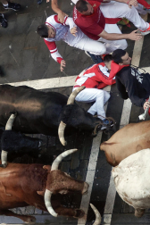 Emocionante primero encierro de los Sanfermines 2024 con toros de la ganadería La Palmosilla