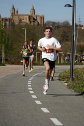 Participantes en las distintas carreras del XLVI Cross Solidario Memorial J.J. Esparza celebradas este domingo 6 de abril /