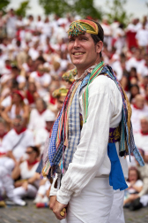 Festival Folclórico en la plaza de los Fueros.