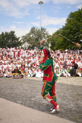 Festival Folclórico en la plaza de los Fueros.