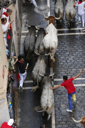 Fotos del sexto encierro de San Fermín 2025 en Pamplona. |