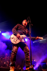 Foto del concierto del grupo de Alfredo Piedrafita (ex de Barricada) en la gira Siempre Barricada en Tudela