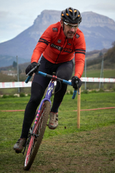 Fotos del VI Memorial Benigno Mendia, campeonato navarro de ciclocross en Urdiáin