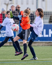 Partidos de las finales de consolación, mixta y femenina del Torneo Interescolar de Tajonar 2025 con la entrega de trofeos y premios