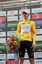 Fotos de la meta en Cuevas de Mendukilo en la segunda etapa de la Itzulia 2026 por tierras navarras