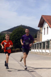 Participantes en el I Cross de Úcar disputado este domingo, 17 de mayo