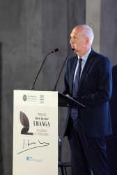 Fotos de la entrega del III Premio José Javier Uranga a Carlos Herrera