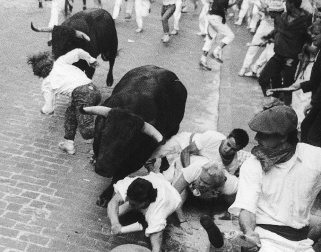 La duración media de los encierros suele situarse entre los 2 ó 3 minutos aunque, en ocasiones, suele ser una carrera rápida que por poco supera los 2 minutos.