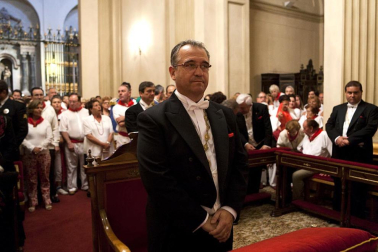 La procesión en honor a San Fermín por las calles de Pamplona.