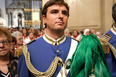 La procesión en honor a San Fermín por las calles de Pamplona.
