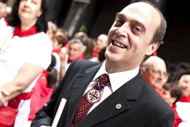 La procesión en honor a San Fermín por las calles de Pamplona.