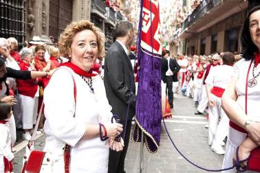 La procesión en honor a San Fermín por las calles de Pamplona.