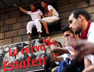 Tercer encierro de los Sanfermines 2011 protagonizado por toros de la ganadería Dolores Aguirre.