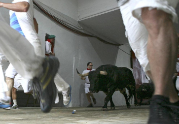 Tercer encierro de los Sanfermines 2011 protagonizado por toros de la ganadería Dolores Aguirre.