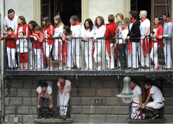 Tercer encierro de los Sanfermines 2011 protagonizado por toros de la ganadería Dolores Aguirre.