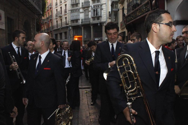 Las Dianas, por las calles de Pamplona en la mañana del 12 de julio