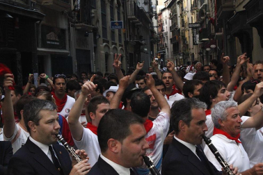 Las Dianas, por las calles de Pamplona en la mañana del 12 de julio