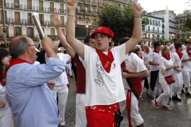 Las Dianas, por las calles de Pamplona en la mañana del 12 de julio