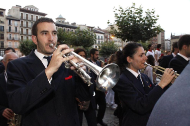 Las Dianas, por las calles de Pamplona en la mañana del 12 de julio