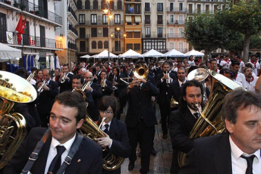 Las Dianas, por las calles de Pamplona en la mañana del 12 de julio