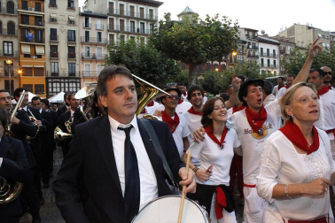 Las Dianas, por las calles de Pamplona en la mañana del 12 de julio