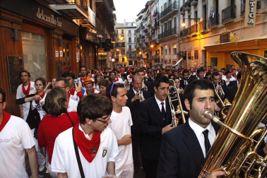 Las Dianas, por las calles de Pamplona en la mañana del 12 de julio