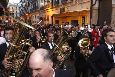Las Dianas, por las calles de Pamplona en la mañana del 12 de julio