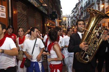 Las Dianas, por las calles de Pamplona en la mañana del 12 de julio
