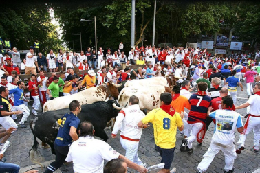 Im&aacute;genes del encierro del 12 de julio, con toros de Victoriano del R&iacute;o