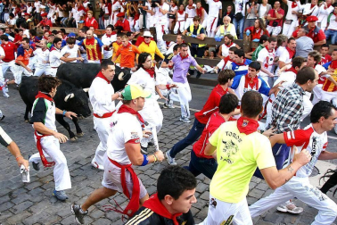 Im&aacute;genes del encierro del 12 de julio, con toros de Victoriano del R&iacute;o