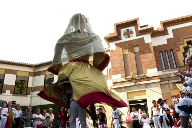Los Gigantes salen a la calle en el Día de los mayores.