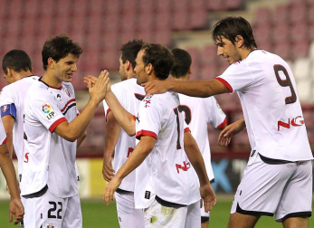 Logroñés 0 - Osasuna 3. Imágenes del primer encuentro de la pretemporada 2011-2012 de Osasuna, jugado ante el Logroñés que los de Mendilibar han ganado con solvencia.