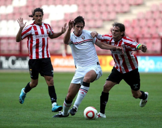 Logroñés 0 - Osasuna 3. Imágenes del primer encuentro de la pretemporada 2011-2012 de Osasuna, jugado ante el Logroñés que los de Mendilibar han ganado con solvencia.