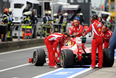El piloto español Fernando Alonso (Ferrari) sigue demostrando que la evolución de su monoplaza va por buen camino y ha marcado este viernes el mejor registro en la primera sesión de entrenamientos libres del Gran Premio de Alemania, una vez más marcado de cerca por los Red Bull de Sebastian Vettel y Mark Webber.