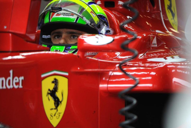 El piloto español Fernando Alonso (Ferrari) sigue demostrando que la evolución de su monoplaza va por buen camino y ha marcado este viernes el mejor registro en la primera sesión de entrenamientos libres del Gran Premio de Alemania, una vez más marcado de cerca por los Red Bull de Sebastian Vettel y Mark Webber.
