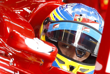 El piloto español Fernando Alonso (Ferrari) sigue demostrando que la evolución de su monoplaza va por buen camino y ha marcado este viernes el mejor registro en la primera sesión de entrenamientos libres del Gran Premio de Alemania, una vez más marcado de cerca por los Red Bull de Sebastian Vettel y Mark Webber.