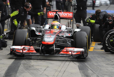 El piloto español Fernando Alonso (Ferrari) sigue demostrando que la evolución de su monoplaza va por buen camino y ha marcado este viernes el mejor registro en la primera sesión de entrenamientos libres del Gran Premio de Alemania, una vez más marcado de cerca por los Red Bull de Sebastian Vettel y Mark Webber.