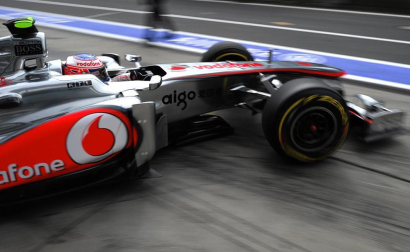 El piloto español Fernando Alonso (Ferrari) sigue demostrando que la evolución de su monoplaza va por buen camino y ha marcado este viernes el mejor registro en la primera sesión de entrenamientos libres del Gran Premio de Alemania, una vez más marcado de cerca por los Red Bull de Sebastian Vettel y Mark Webber.