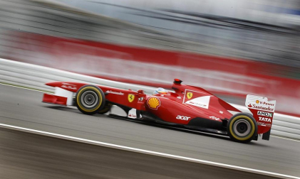 El piloto español Fernando Alonso (Ferrari) sigue demostrando que la evolución de su monoplaza va por buen camino y ha marcado este viernes el mejor registro en la primera sesión de entrenamientos libres del Gran Premio de Alemania, una vez más marcado de cerca por los Red Bull de Sebastian Vettel y Mark Webber.
