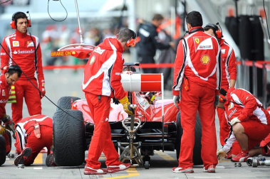 El piloto español Fernando Alonso (Ferrari) sigue demostrando que la evolución de su monoplaza va por buen camino y ha marcado este viernes el mejor registro en la primera sesión de entrenamientos libres del Gran Premio de Alemania, una vez más marcado de cerca por los Red Bull de Sebastian Vettel y Mark Webber.