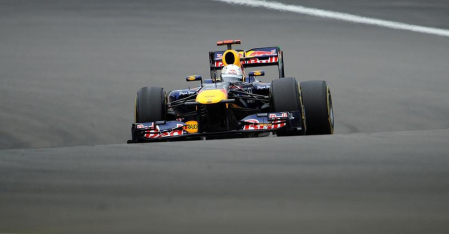 El piloto español Fernando Alonso (Ferrari) sigue demostrando que la evolución de su monoplaza va por buen camino y ha marcado este viernes el mejor registro en la primera sesión de entrenamientos libres del Gran Premio de Alemania, una vez más marcado de cerca por los Red Bull de Sebastian Vettel y Mark Webber.