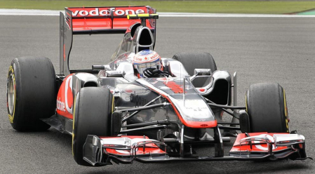 El piloto español Fernando Alonso (Ferrari) sigue demostrando que la evolución de su monoplaza va por buen camino y ha marcado este viernes el mejor registro en la primera sesión de entrenamientos libres del Gran Premio de Alemania, una vez más marcado de cerca por los Red Bull de Sebastian Vettel y Mark Webber.