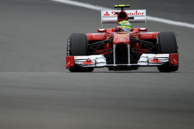 El piloto español Fernando Alonso (Ferrari) sigue demostrando que la evolución de su monoplaza va por buen camino y ha marcado este viernes el mejor registro en la primera sesión de entrenamientos libres del Gran Premio de Alemania, una vez más marcado de cerca por los Red Bull de Sebastian Vettel y Mark Webber.