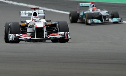 El piloto español Fernando Alonso (Ferrari) sigue demostrando que la evolución de su monoplaza va por buen camino y ha marcado este viernes el mejor registro en la primera sesión de entrenamientos libres del Gran Premio de Alemania, una vez más marcado de cerca por los Red Bull de Sebastian Vettel y Mark Webber.