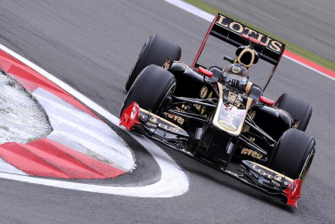 El piloto español Fernando Alonso (Ferrari) sigue demostrando que la evolución de su monoplaza va por buen camino y ha marcado este viernes el mejor registro en la primera sesión de entrenamientos libres del Gran Premio de Alemania, una vez más marcado de cerca por los Red Bull de Sebastian Vettel y Mark Webber.