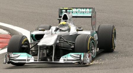 El piloto español Fernando Alonso (Ferrari) sigue demostrando que la evolución de su monoplaza va por buen camino y ha marcado este viernes el mejor registro en la primera sesión de entrenamientos libres del Gran Premio de Alemania, una vez más marcado de cerca por los Red Bull de Sebastian Vettel y Mark Webber.