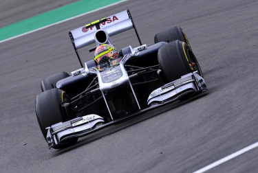 El piloto español Fernando Alonso (Ferrari) sigue demostrando que la evolución de su monoplaza va por buen camino y ha marcado este viernes el mejor registro en la primera sesión de entrenamientos libres del Gran Premio de Alemania, una vez más marcado de cerca por los Red Bull de Sebastian Vettel y Mark Webber.