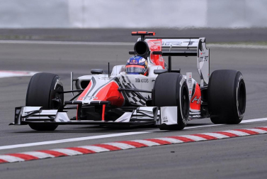 El piloto español Fernando Alonso (Ferrari) sigue demostrando que la evolución de su monoplaza va por buen camino y ha marcado este viernes el mejor registro en la primera sesión de entrenamientos libres del Gran Premio de Alemania, una vez más marcado de cerca por los Red Bull de Sebastian Vettel y Mark Webber.
