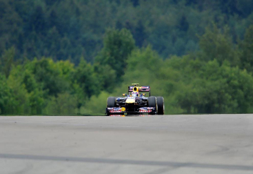 El piloto español Fernando Alonso (Ferrari) sigue demostrando que la evolución de su monoplaza va por buen camino y ha marcado este viernes el mejor registro en la primera sesión de entrenamientos libres del Gran Premio de Alemania, una vez más marcado de cerca por los Red Bull de Sebastian Vettel y Mark Webber.